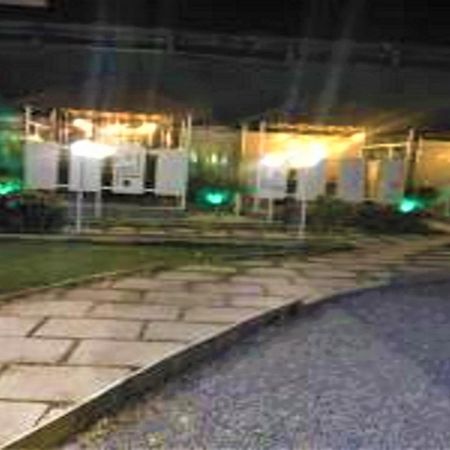 אחמדנגר Hotel Krishna Exotica מראה חיצוני תמונה