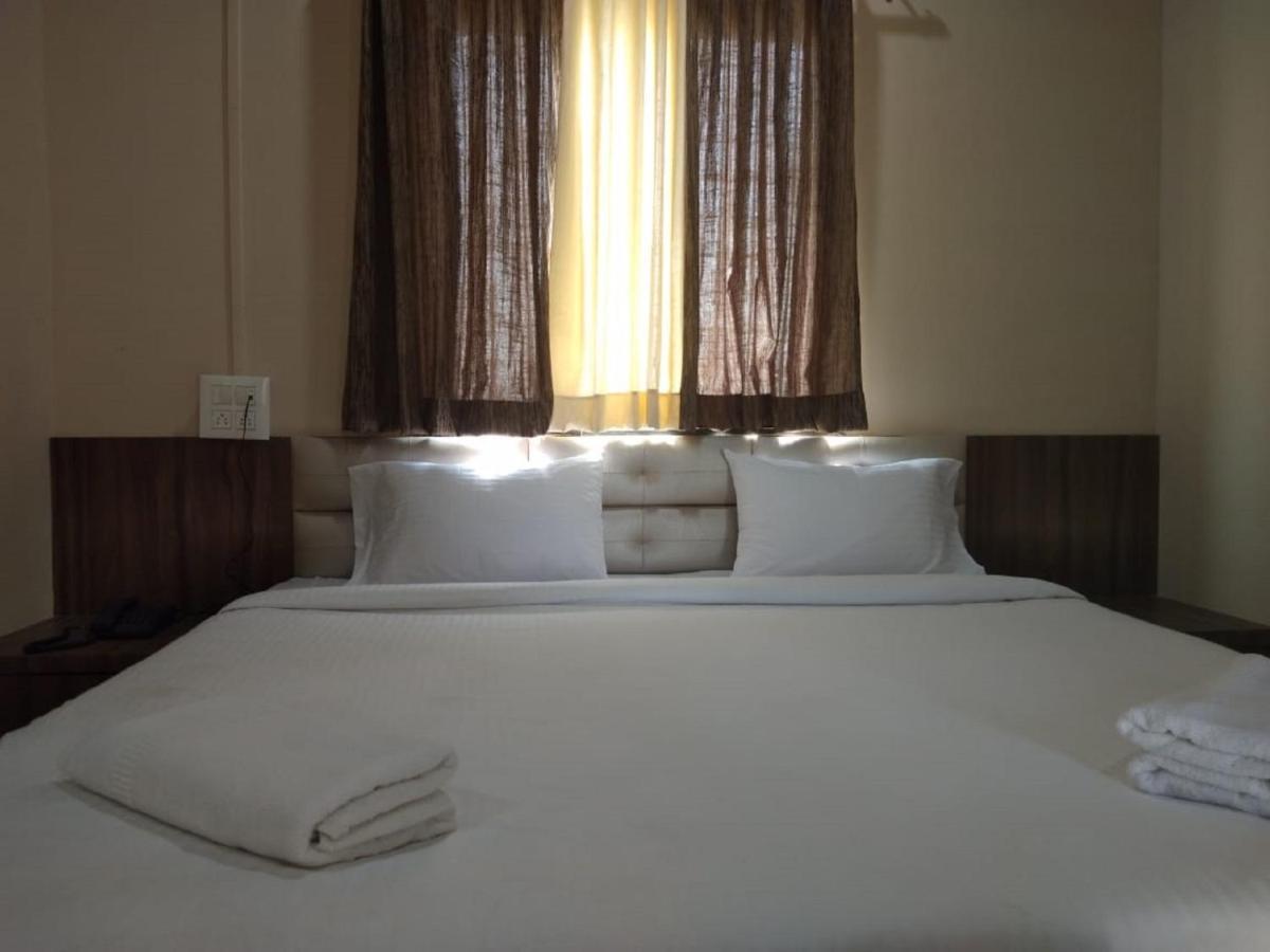 אחמדנגר Hotel Krishna Exotica מראה חיצוני תמונה